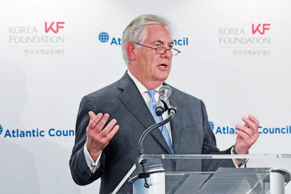 Estrategia. El secretario de Estado de EU, Rex Tillerson, dice confiar en que la presión nternacional convenza a Norcorea de dialogar (SUSAN WALSH. AP)