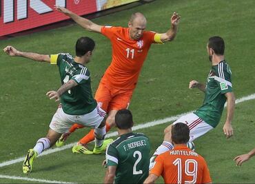 No Era Penal, la polémica jugada que dejó fuera a la Selección Mexicana de Brasil 2014