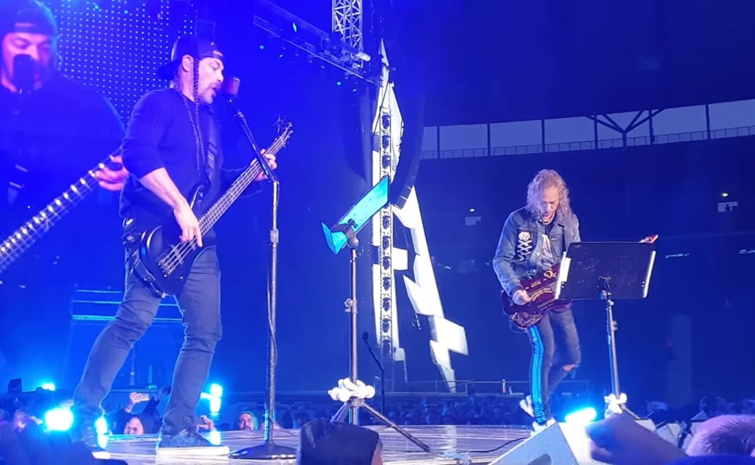 Robert Trujillo y Kirk Hammett. Foto: captura video