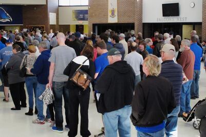 Ted Cruz mantiene ventaja en primarias de Kansas