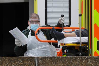 El Reino Unido registra récord de 381 muertos por coronavirus en 24 horas