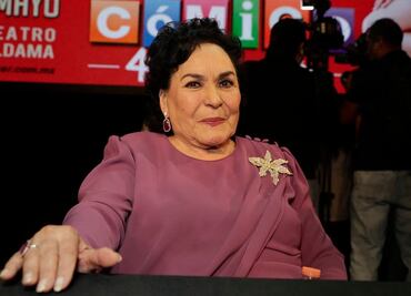 Buscan neurólogo militar para Carmen Salinas; hipertensión, posible causa