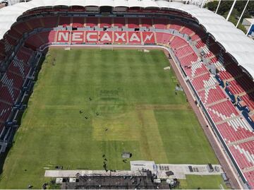 Grupo Firme pone en aprietos a Necaxa y Chivas