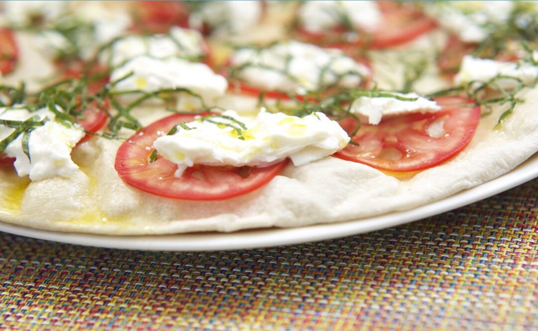 Mozzarella cheese is one of the most requested by the food service, which mainly supplies imported products - Photo: Héctor Arjona/EL UNIVERSAL