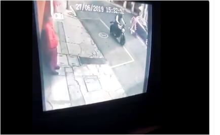 Captan en video asalto a mujer en la colonia Insurgentes Mixcoac