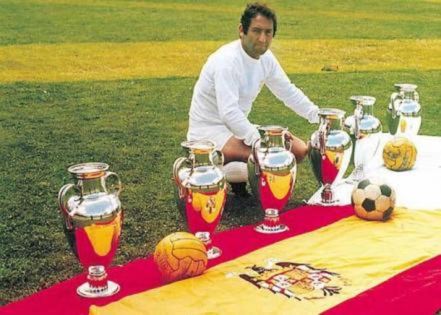 Grandes zurdos en la historia del balompié