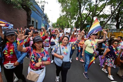 Marchan en Tlalpan en apoyo a la comunidad LGBT+