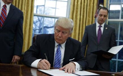 Donald Trump signs executive order to begin construction of border wall