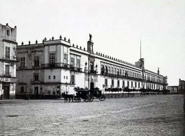 Unos coñaques en La Potosina 