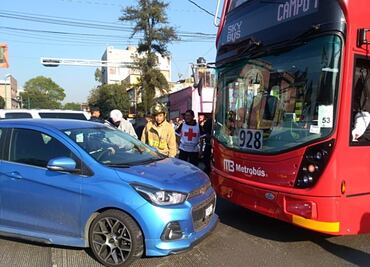 Nuevo Metrobús tiene su primer choque en Misterios