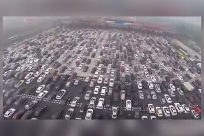 Embotellamiento de 50 carriles en una carretera de China
