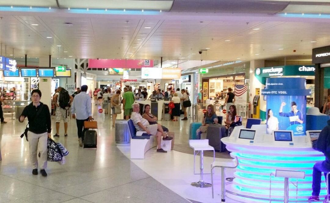 10. Aeropuerto de Atenas. El aeropuerto principal de Grecia es valorado principalmente por la limpieza de sus salas y la buena comida que ofrece. Tiene cómodas sillas para descansar. (Foto: Aeropuerto de Atenas)