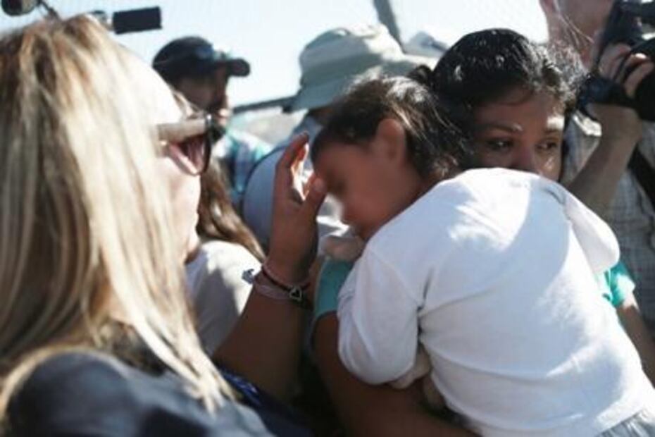 Historia. Familias mexicanas huyen de violencia y piden asilo a EU