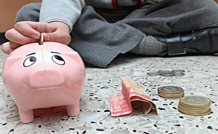 Afores quedan a deber en educación financiera para el retiro de mujeres: Consar