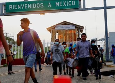 Juez de EU bloquea intento de Biden de poner fin a Quédate en México