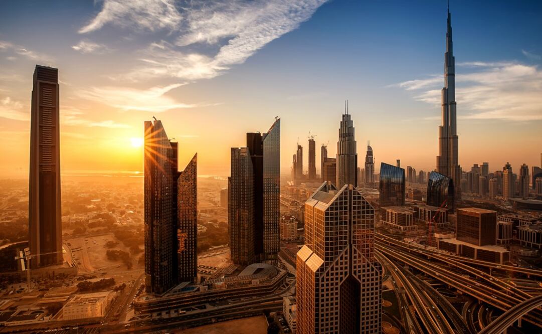 La torre más alta del mundo mide 828 metros y está en Dubái. Foto: iStock