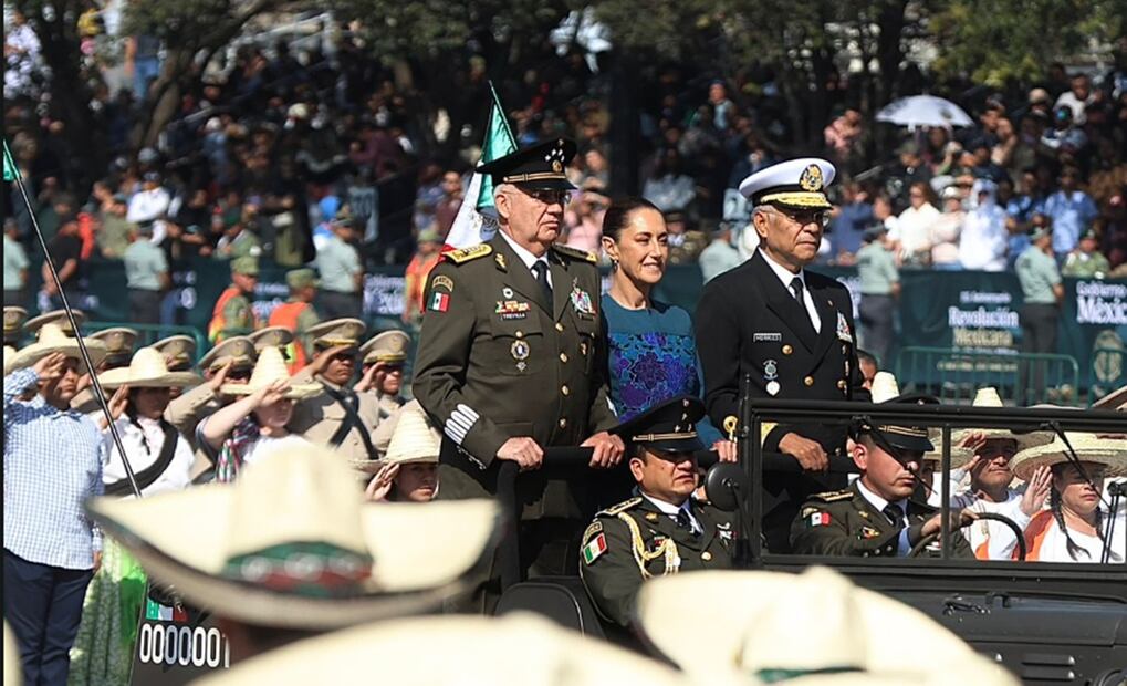 La presidenta Claudia Sheinbaum Pardo encabezó el desfile cívico-militar por el Día de la Revolución Mexicana, en el que expresó que a su gobierno lo calumnian porque saben de su honestidad. Foto: Berenice Fregoso/EL UNIVERSAL