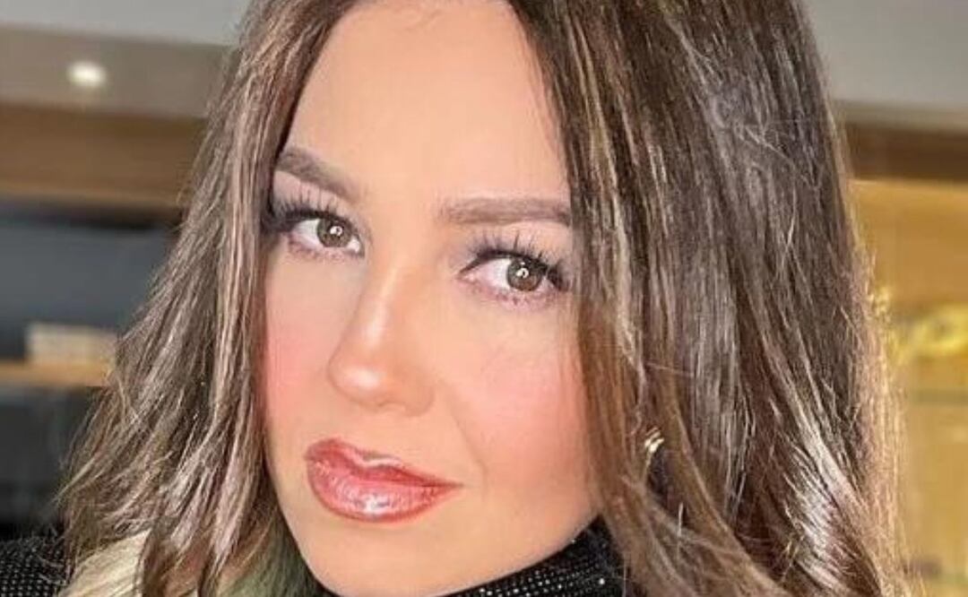 Thalía, posando. Fuente: Instagram @thalía
