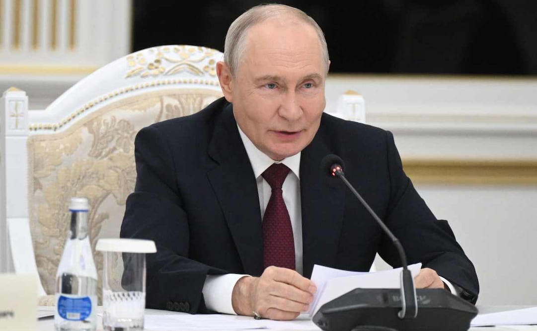 El presidente de Rusia, Vladimir Putin, asiste a una reunión con el presidente de Kirguistán en el marco de la cumbre de la Organización de Cooperación de Shanghái (OCS) en Bishkek. 1 de septiembre 2026. Foto: AFP