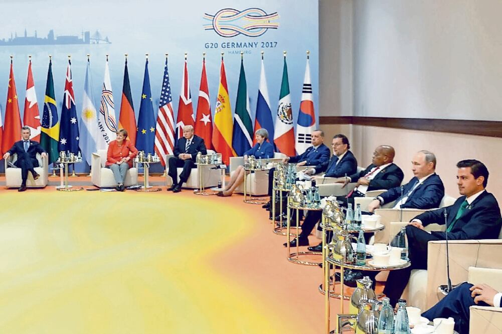 El presidente Enrique Peña Nieto asistió a la reunión de mandatarios de la Cumbre del G20, en la que dialogó con algunos de sus homólogos. (PRESIDENCIA)