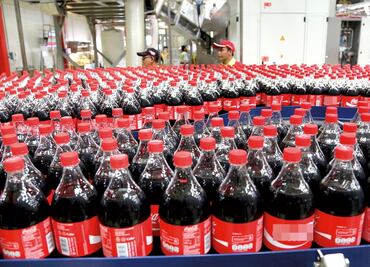 Coca-Cola anuncia retirada masiva de productos en Europa; detectan concentración excesiva de clorato