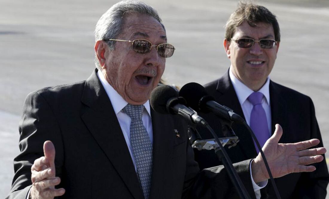 Este lunes, durante su reunión con el presidente de Francia, Francoise Hollande, Raúl Castro dijo que Cuba y Estados Unidos asignarían sus embajadores una vez que el gobierno estadunidense retire a la isla de su lista a finales de este mes