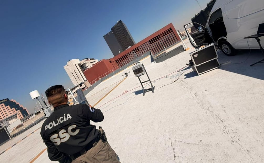 La SSC mencionó que los cinco helicópteros del agrupamiento Cóndores realizaron sobrevuelos por las 16 alcaldías.
Foto: Especial.