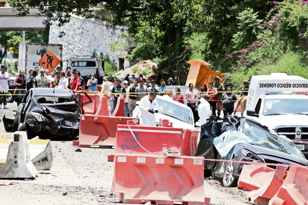 El último accidente en el libramiento fue una carambola que provocó un tráiler cargado de cianuro al quedarse sin frenos. A partir de los trabajos de ampliación iniciados en 2015, han ocurrido 70 accidentes viales con por lo menos 21 muertos(CIUDADANOSMX)