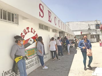 Empleados de Naucalpan se van a plantón indefinido