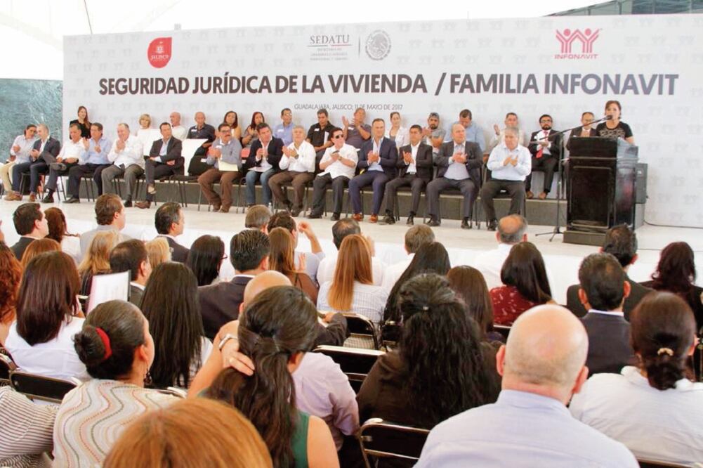 En el evento, la titular de la Sedatu, Rosario Robles, destacó que en Jalisco se construyen 500 habitaciones adicionales o Cuartos Rosas para abatir el hacinamiento (FOTOS: SEDATU)