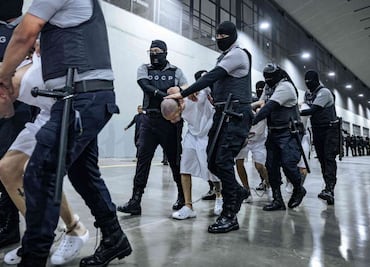 EU pide a Corte Suprema bloquear orden de devolver Abrego García; enviado por "error administrativo" a El Salvador