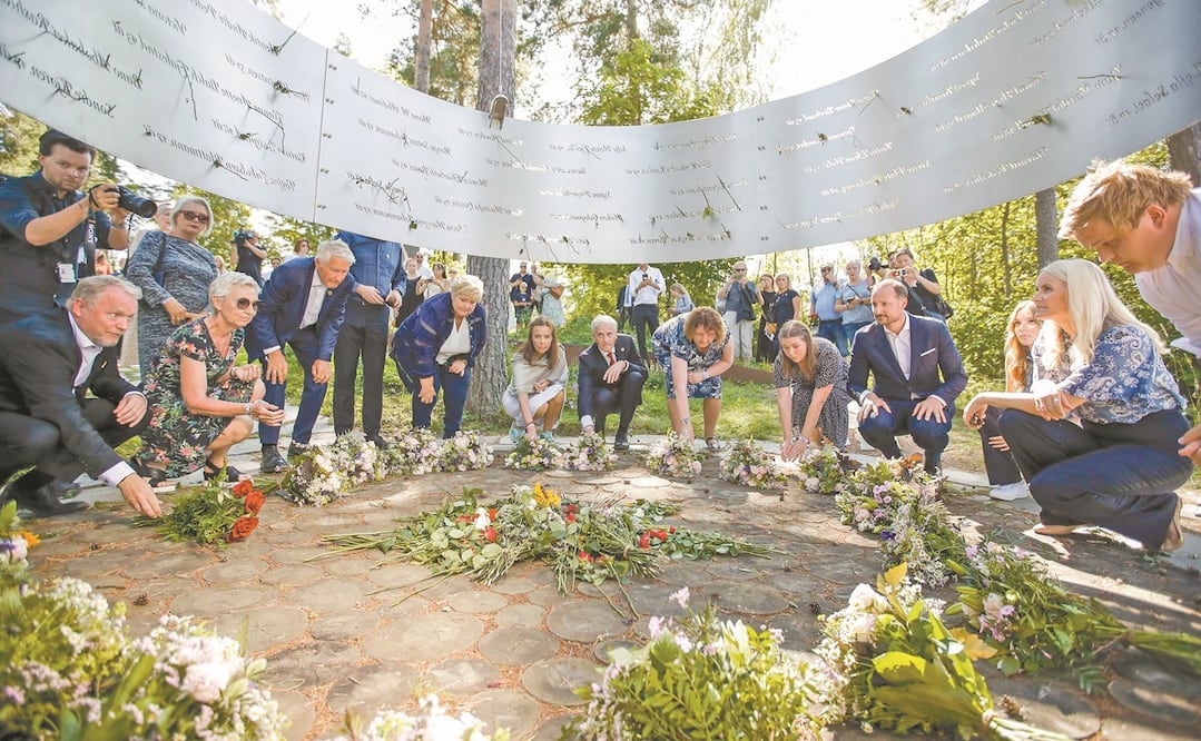 En una conmemoración por el décimo aniversario de los ataques en Utoya y Oslo. Foto: AP