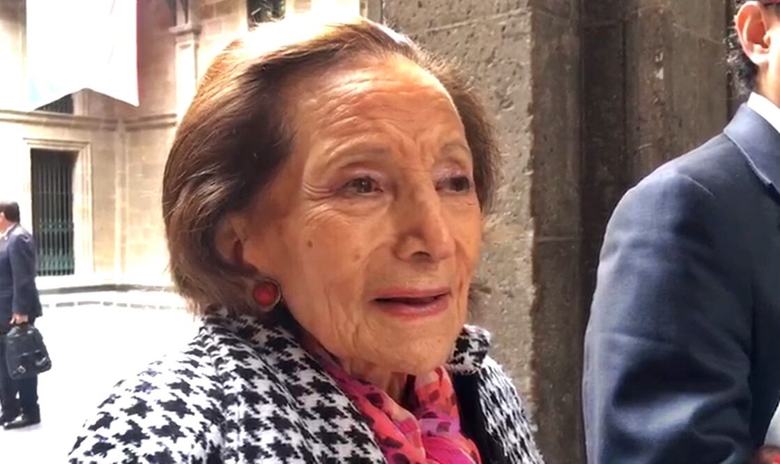 La senadora Ifigenia Martínez acudió a Palacio Nacional a reunirse con Rogelio Ramírez de la O, titular de Hacienda, para hablar sobre el Paquete Económico 2023. Foto: especial