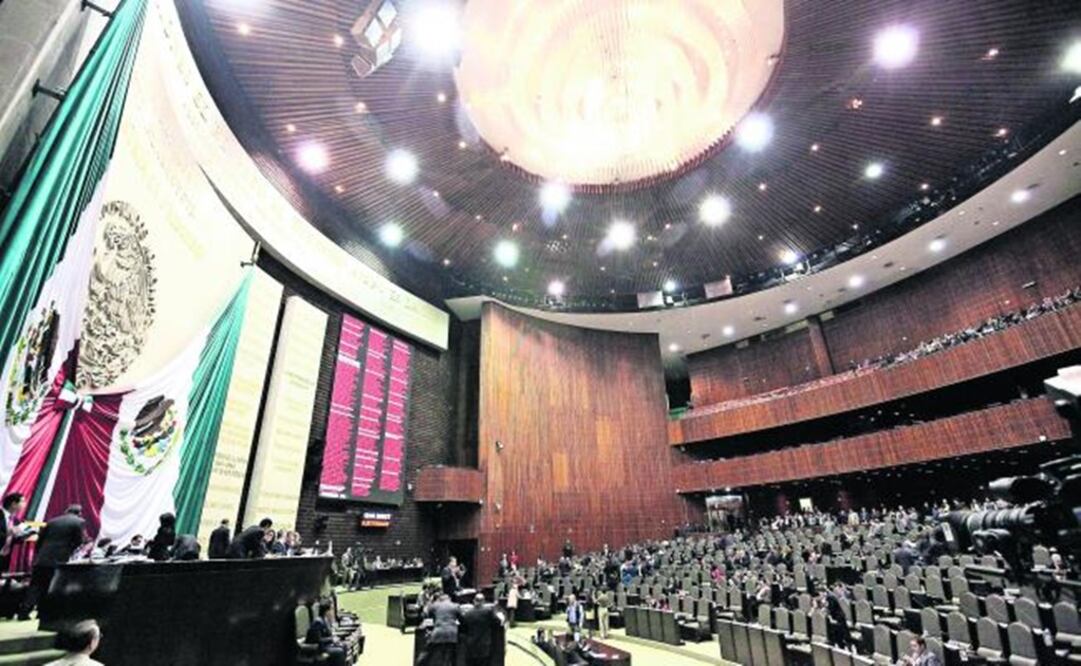 Los legisladores guardaron un minuto de silencio a nombre del escritor Sergio Pitol, quien falleció la mañana de este jueves a sus 85 años (Foto: Archivo EL UNIVERSAL)