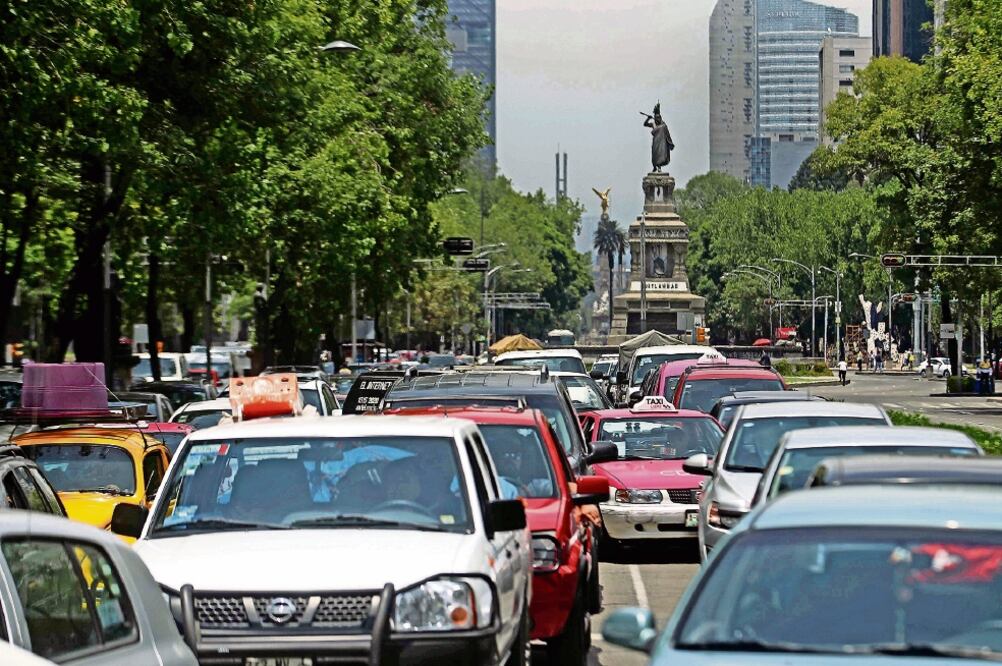 Según especialistas el tiempo de traslado de los habitantes de la megalópolis ha aumentado a una hora y media o más (ARCHIVO EL UNIVERSAL)