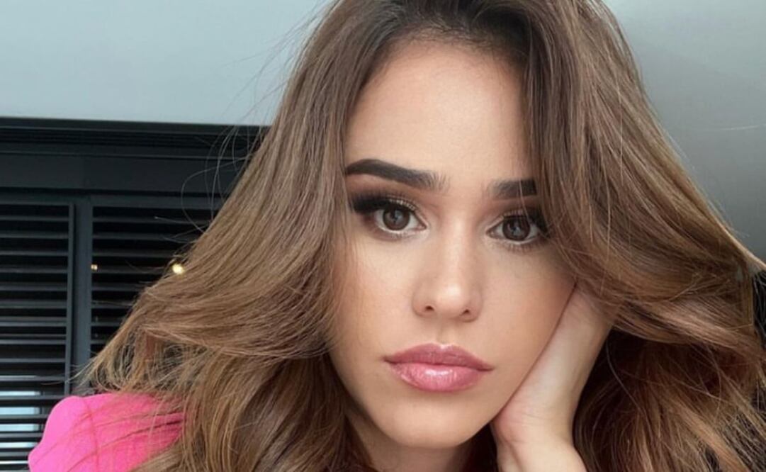 Yanet García modeló un diseño de lencería diferente. Esta vez deslumbró con un estilo gótico. Foto: Instagram @iamyanetgarcia
