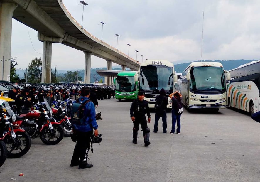 Cerca de las 11 de la mañana, alrededor de 20 autobuses arribaron a la zona con la intención de ingresar a la Ciudad de México. Foto: Especial