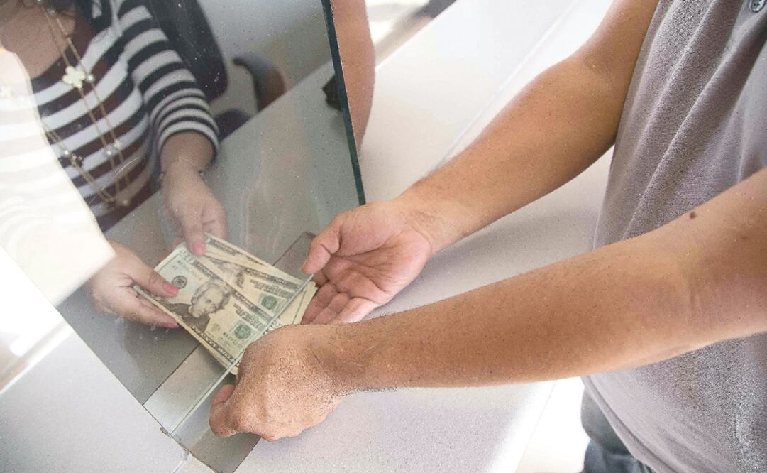 Dólar alcanza nuevo máximo de 23.18 pesos esta mañana 