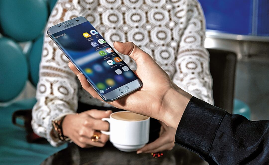 Today, Samsung has launched new Galaxy phones with consumer benefits - Photo: File photo/EL UNIVERSAL