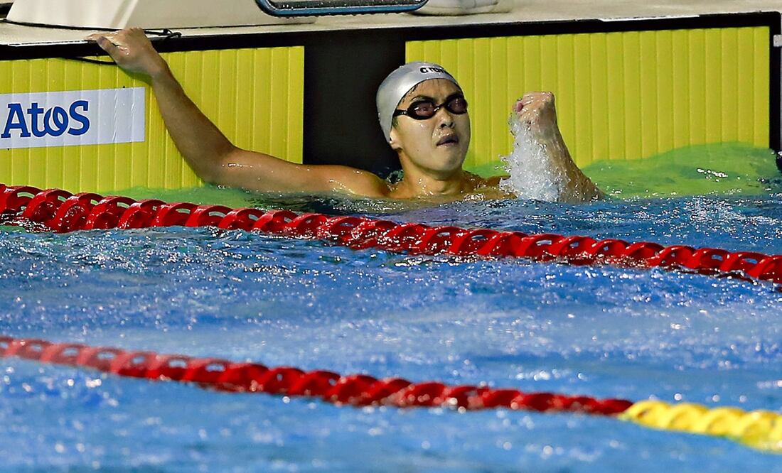 Nadadores siguen pagando sus viajes