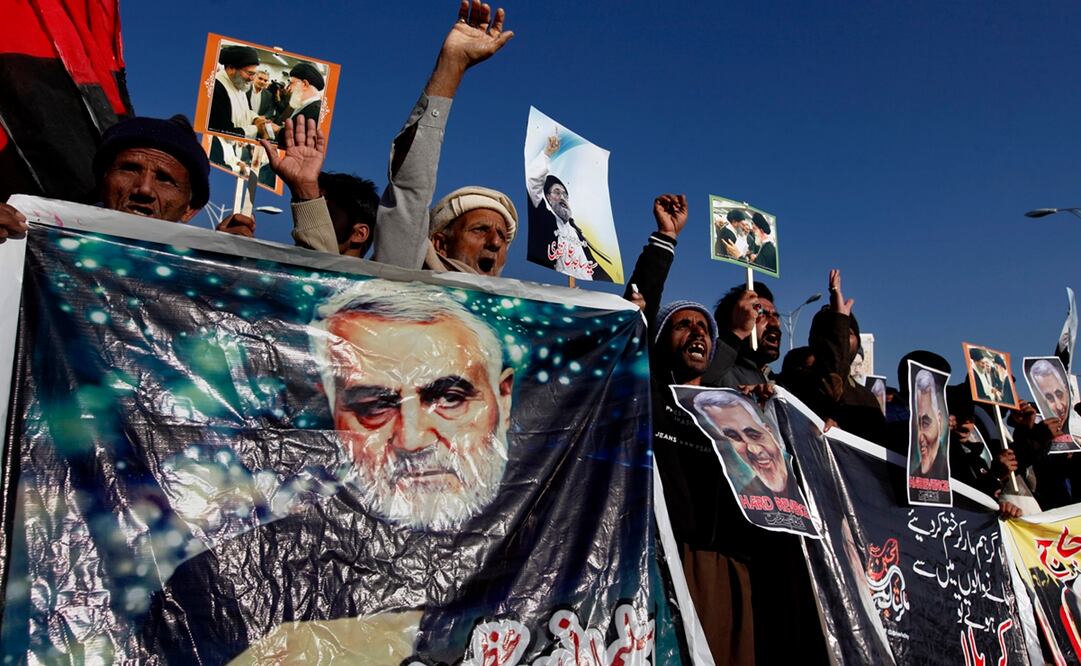 Las explosiones ocurrieron en un cementerio iraní donde miles de personas se concentraron para conmemorar la muerte de Soleimani. Foto: Ilustrativa / AP