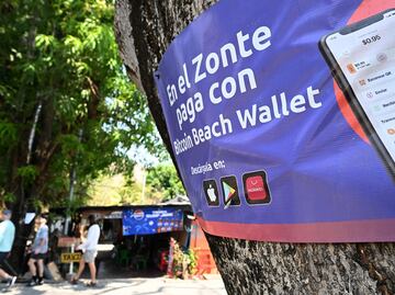 Una tarde en Bitcoin Beach, la playa de El Salvador que acepta pagos con criptomonedas