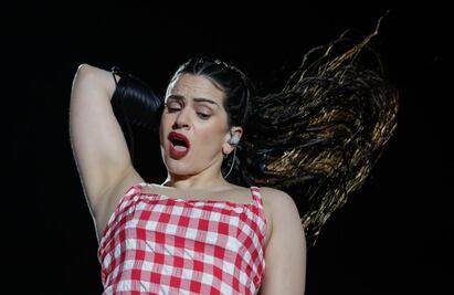 Rosalía manda "besitos" a mexicanos y los invita a su megaconcierto en el Zócalo capitalino, VIDEO