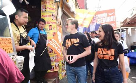 Salomón Chertorivski, precandidato de MC, se pasea por Coyoacán