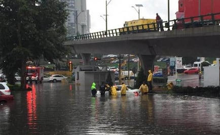Lluvia inunda Interlomas; hay caos vial