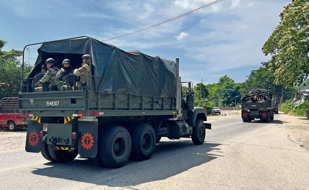 Durante octubre, en México hubo coches bomba, enfrentamientos entre civiles y militares, asesinatos múltiples, narcobloqueos carreteros y homicidios de políticos y jefes policiacos. Foto: Especial