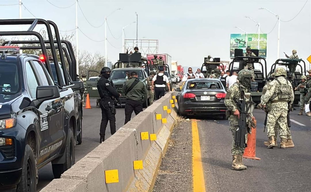 Asesinan a agente de tránsito en Culiacán; viajaba en un vehículo cuando recibió múltiples disparos.
Foto: Especial.