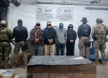 Caen 9 sujetos dedicados a modificar vehículos para traficar drogas en Jalisco; aseguran 3 mil kilos de cristal y marihuana