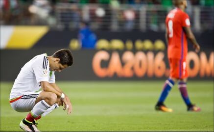 Claudio Bravo confesó que Chicharito "le rogó" para que Chile detenga la goleada a México en 2016