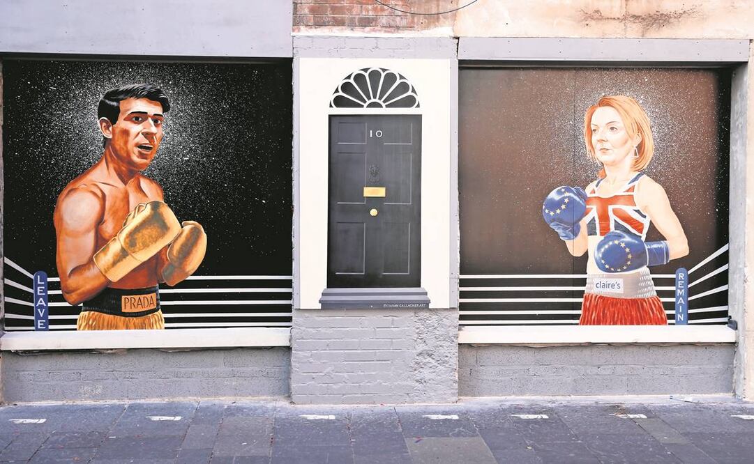 Un mural que representa la contienda entre Sunak y Truss, en la ciudad de Belfast. Foto: Archivo AP